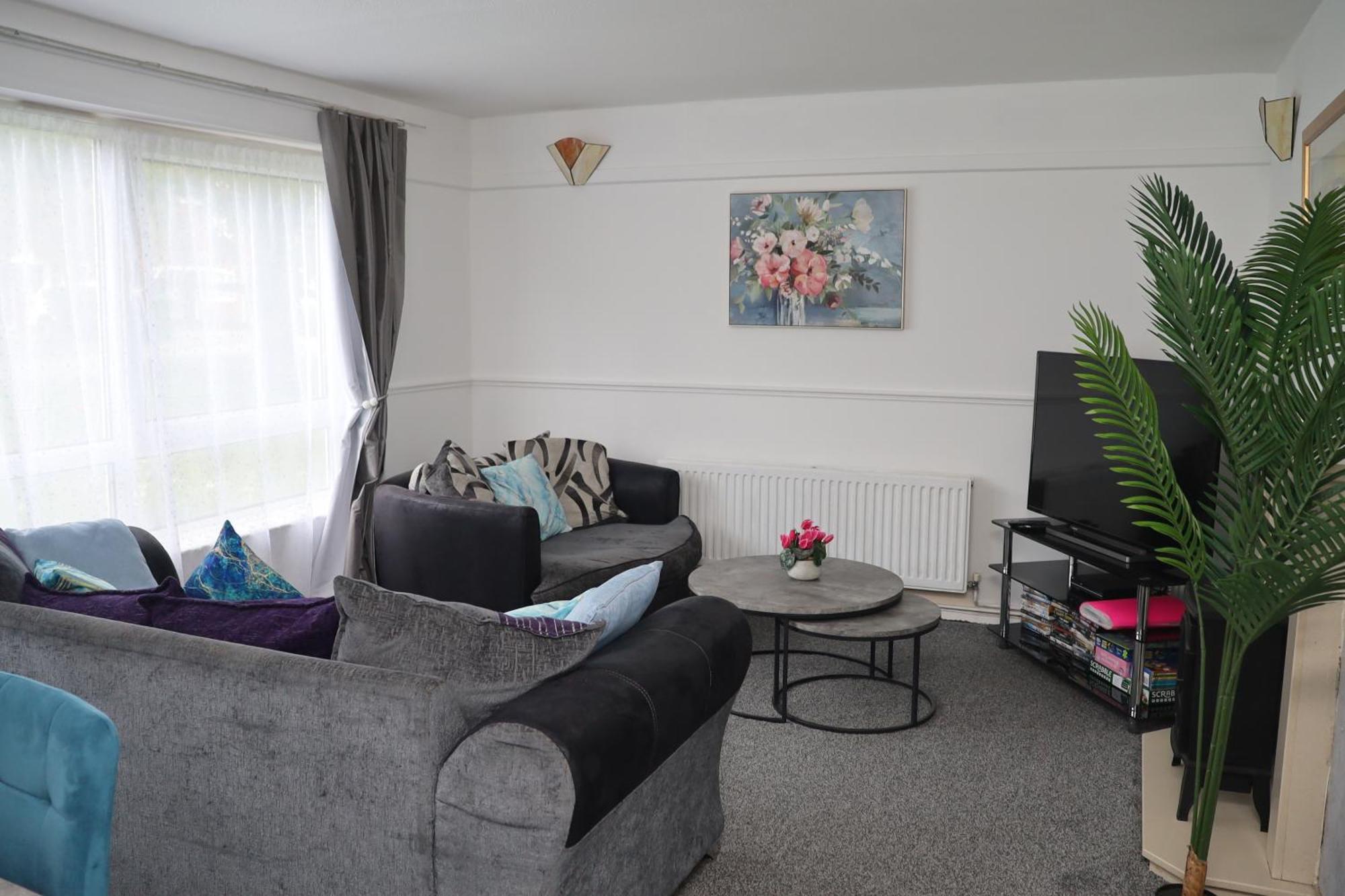 Superb 3 Bedroom Flat In Stafford Exterior foto