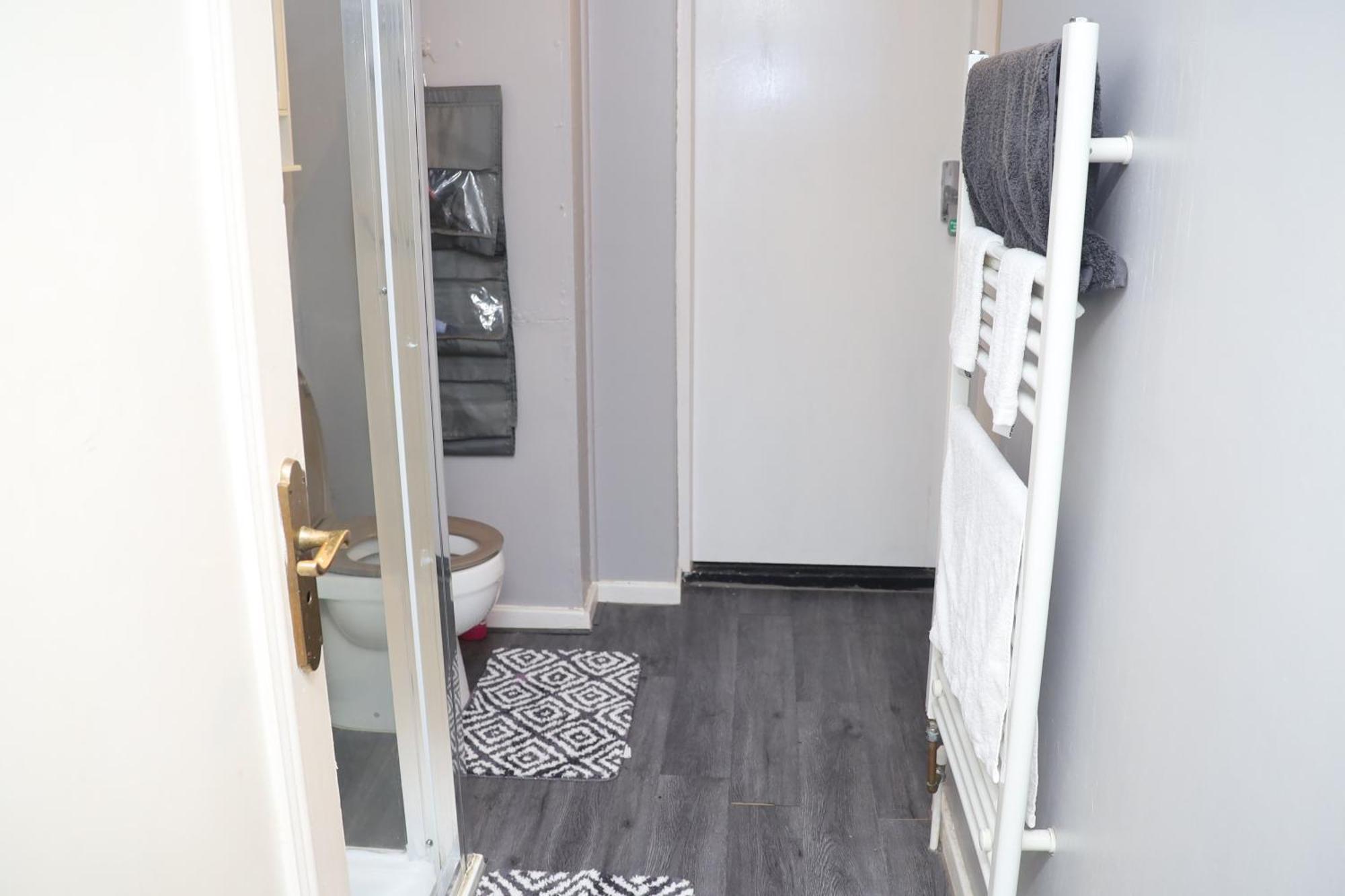 Superb 3 Bedroom Flat In Stafford Exterior foto