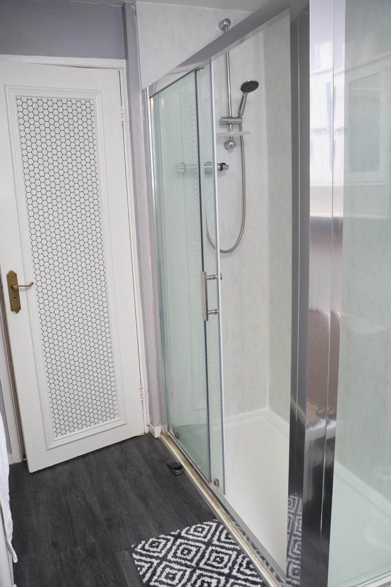 Superb 3 Bedroom Flat In Stafford Exterior foto