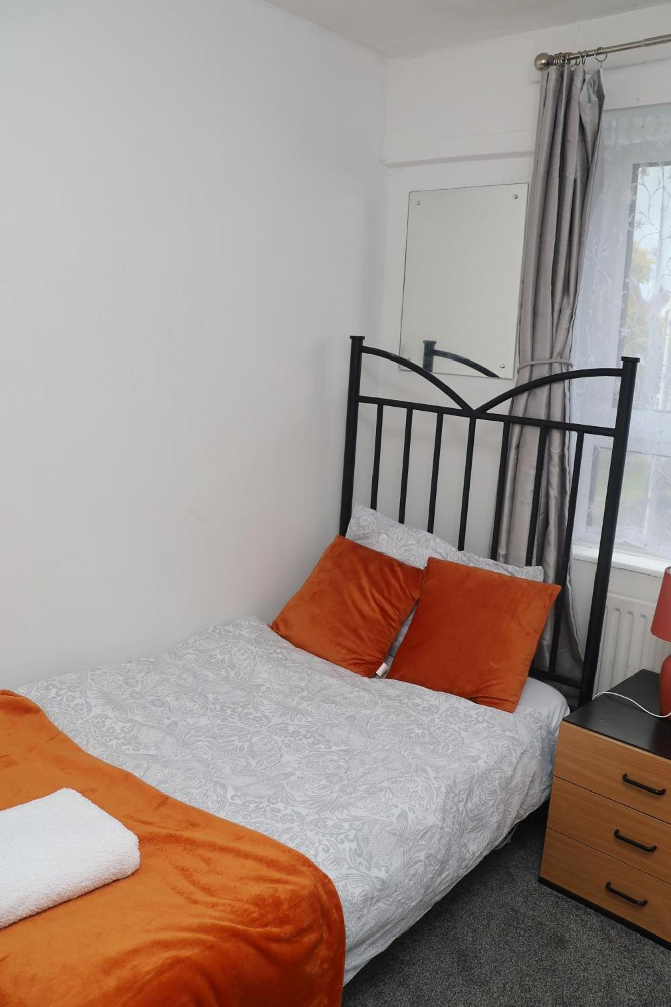 Superb 3 Bedroom Flat In Stafford Exterior foto
